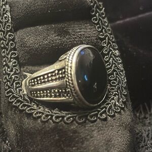 Round Black Stone Engraved Metal Fashion Ring SZ.7